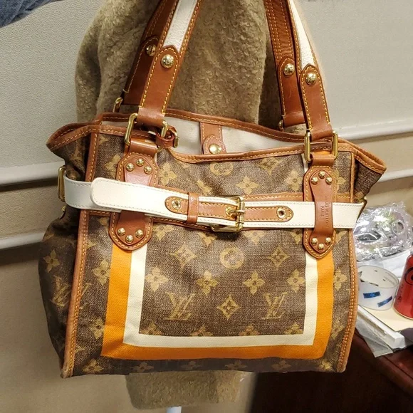 louis vuitton shoulder bag - Picture 4 of 4